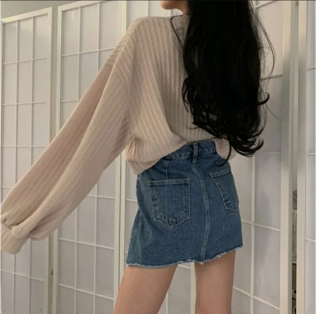Beige Lantern Sleeve Crop Sweater image indicator(2)