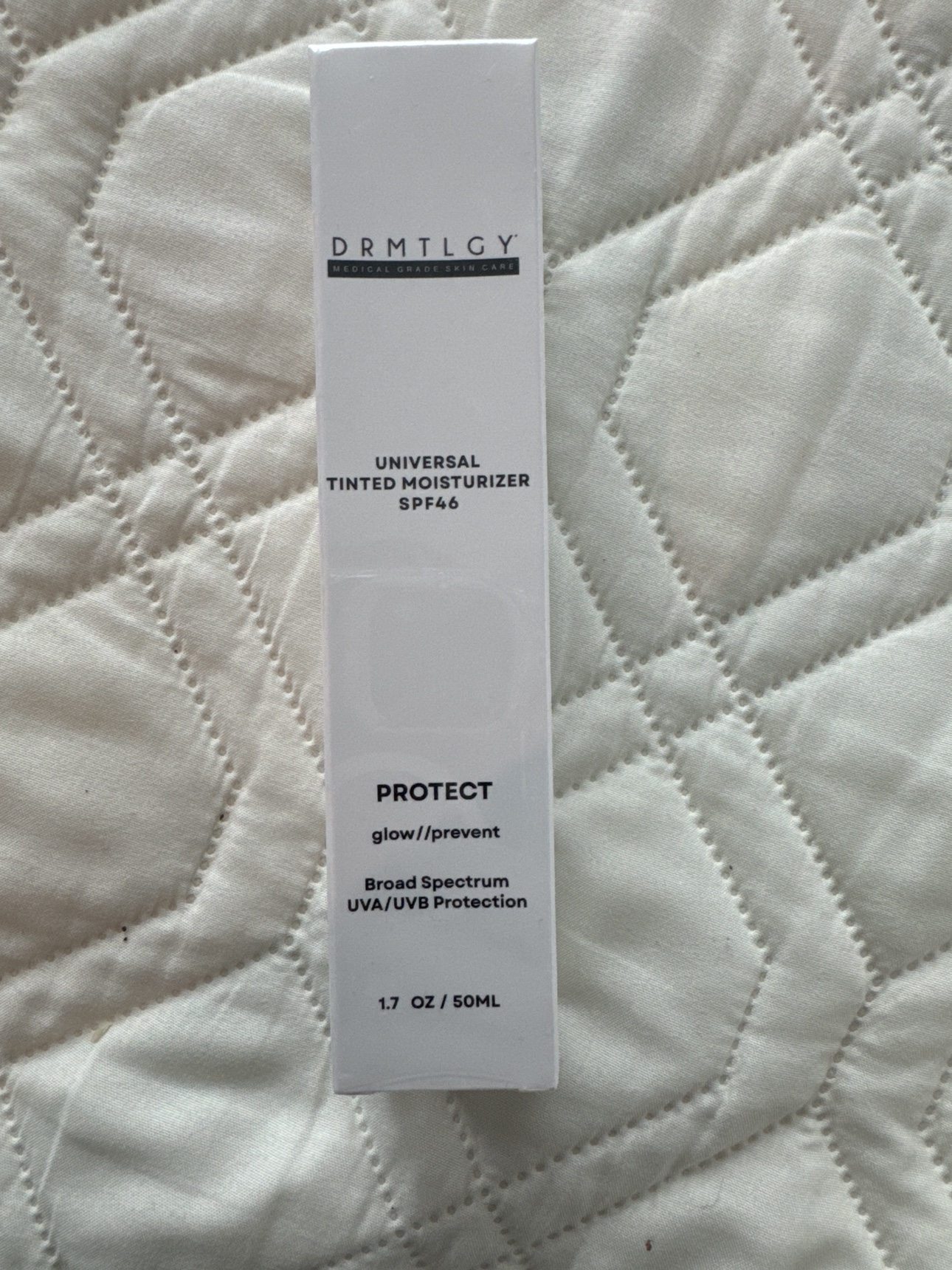 DRMTLGY Universal Tinted Moisturizer SPF46