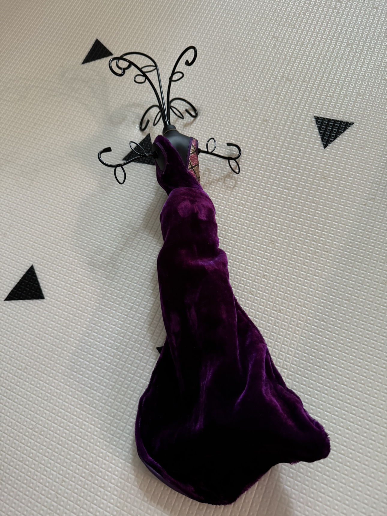 Purple Velvet Jewellery Stand image indicator(2)