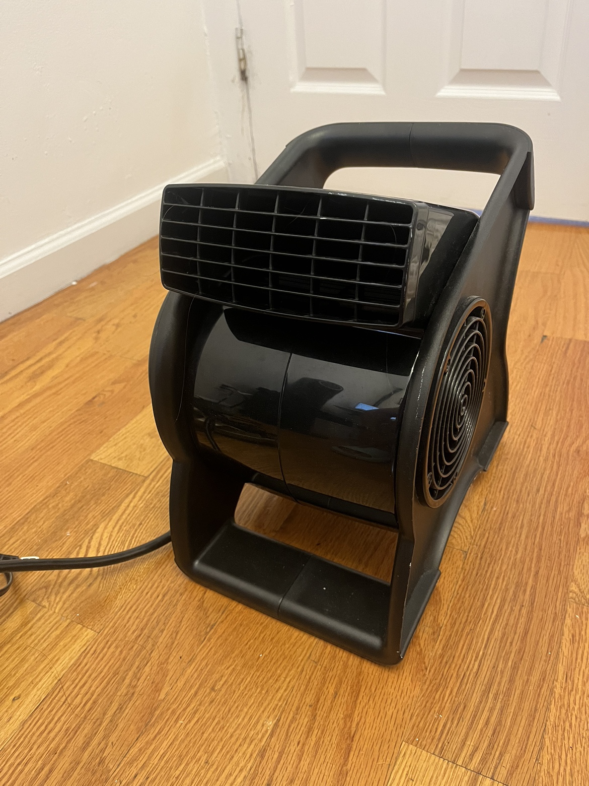 Lasko Electric Fan - photo 2