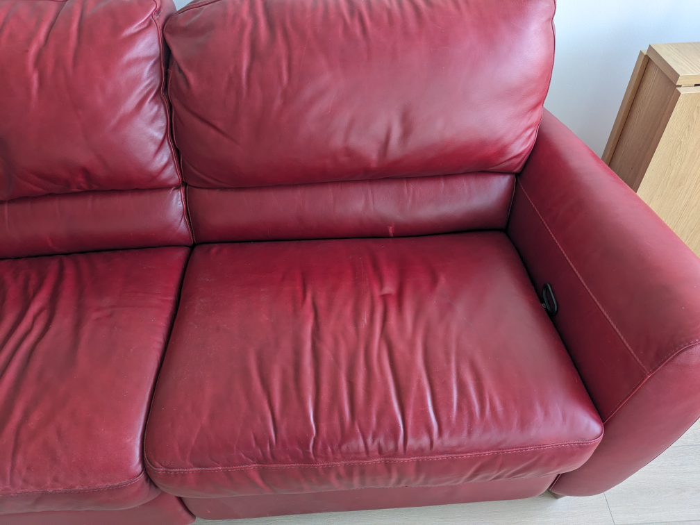 Red leather reclining couch - photo 3