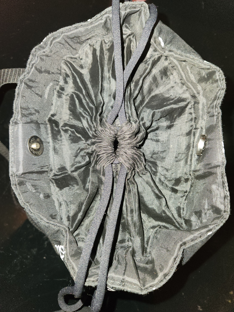 Black "Besties" Drawstring lunch bag image indicator(2)