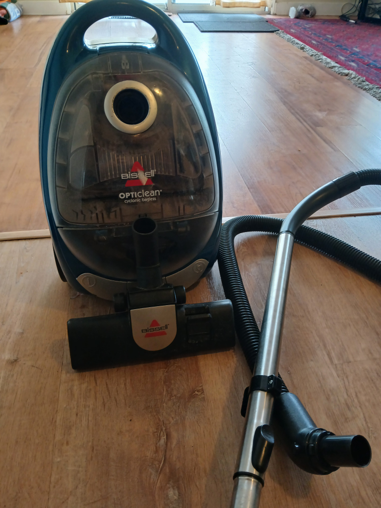 Bissell Opticlean Vacuum thumbnail