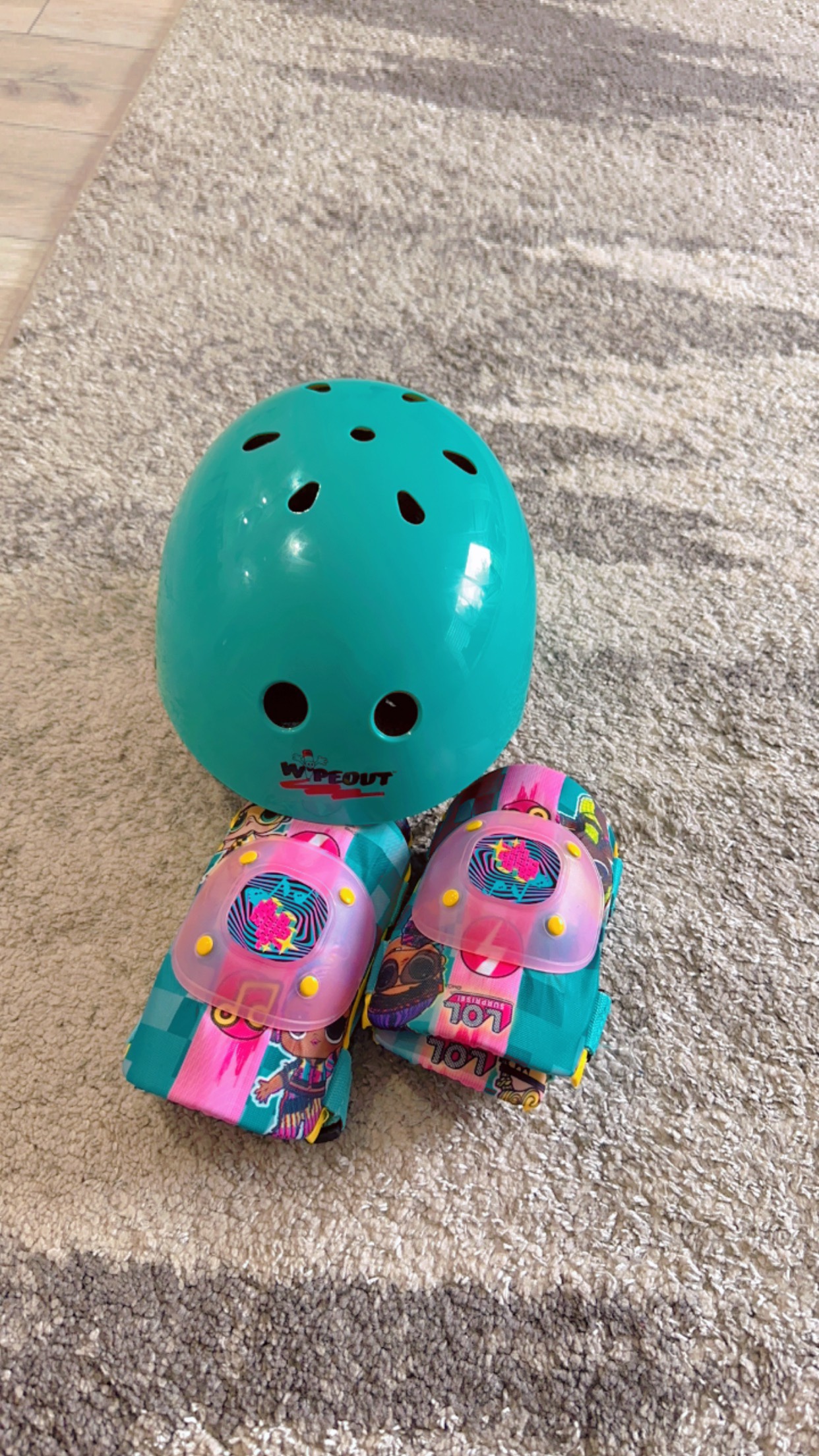Kids Helmet and Pad Set