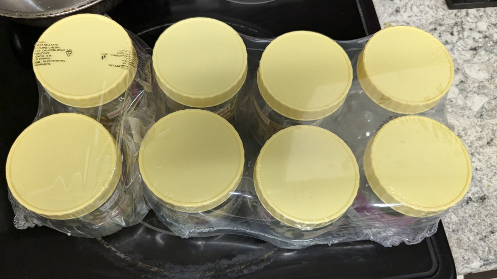 plastic container - photo 2
