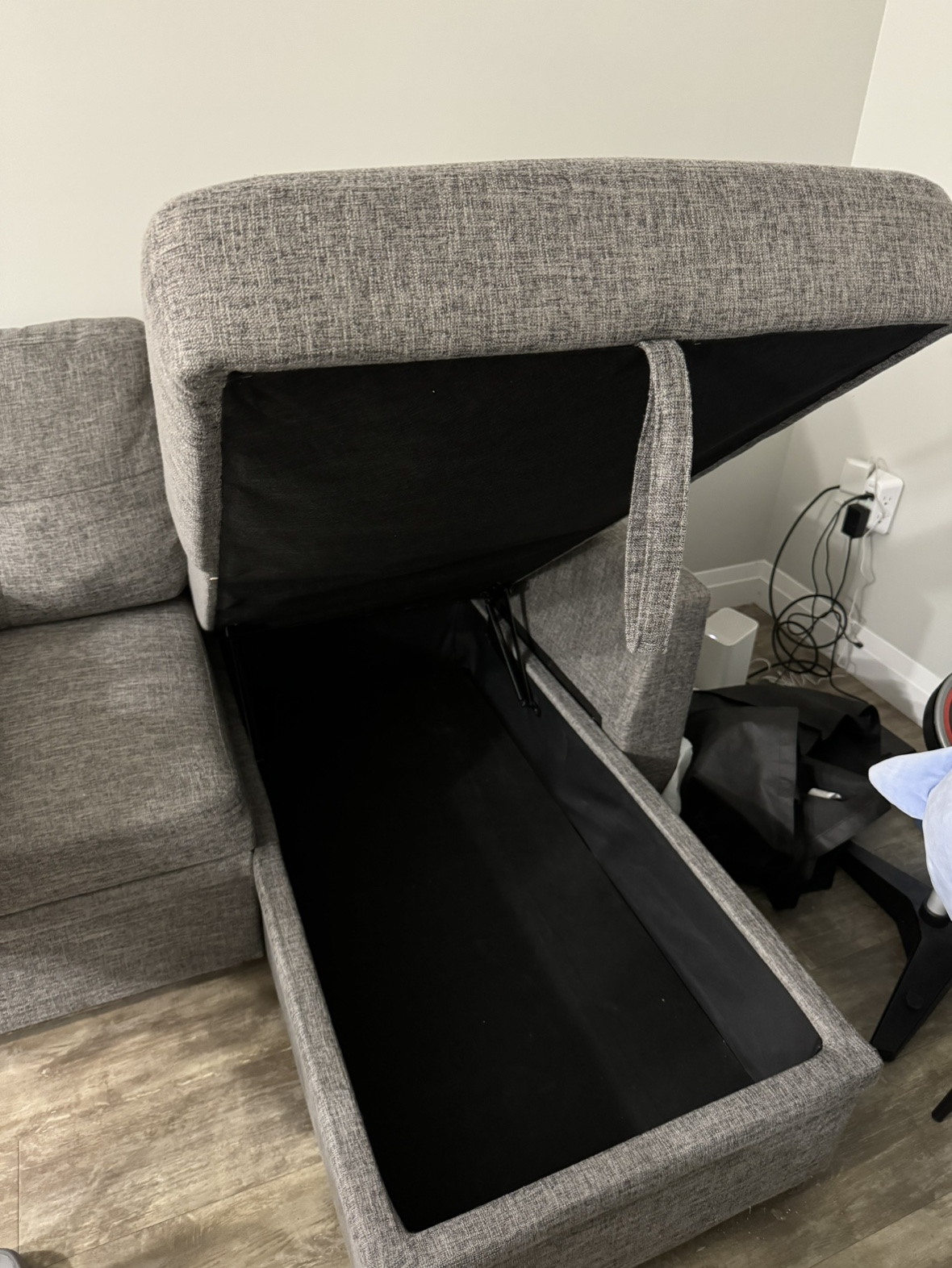 Nadha 85” Square Arm CAL117 Compliant Sofa Bed image indicator(3)