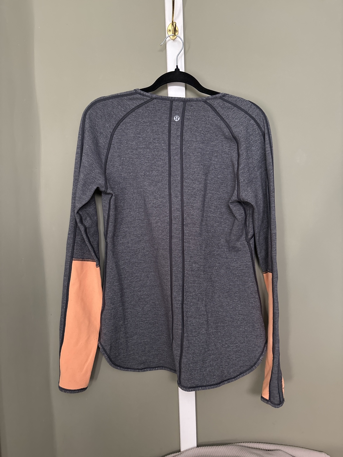 Lululemon Long Sleeve Shirt - photo 2