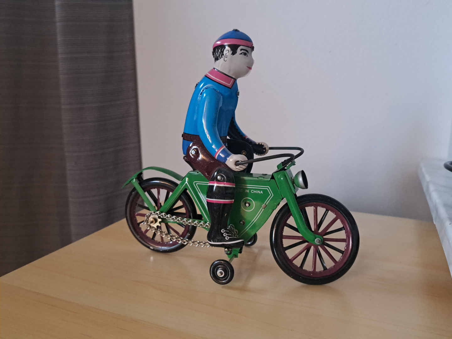 TIN TOYS MAN ON BICYCLE WORKS GREAT image indicator(6)