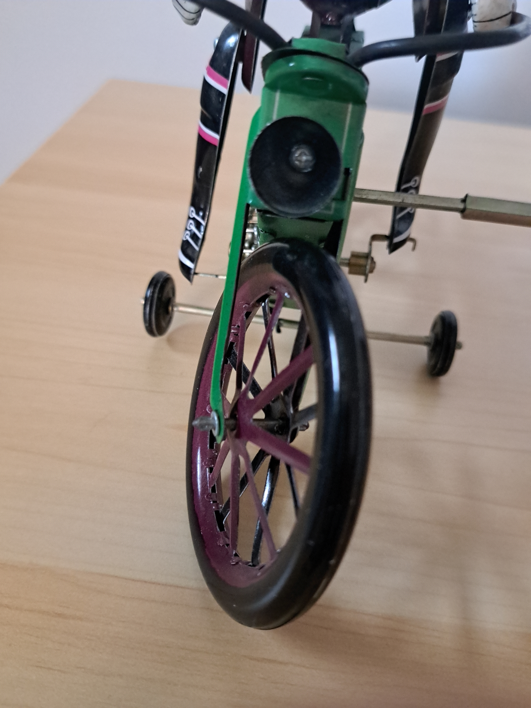 TIN TOYS MAN ON BICYCLE WORKS GREAT image indicator(8)