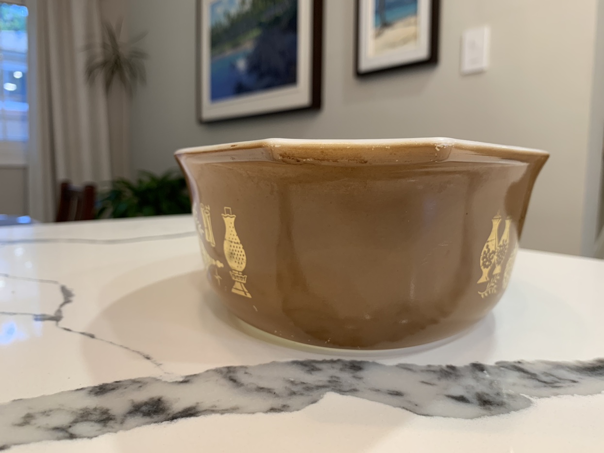 Pyrex Americana 1 & 1/2 Quart Cinderella Casserole image indicator(4)