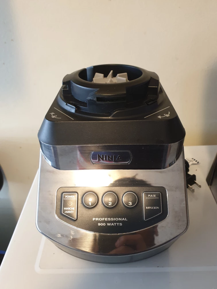 Ninja Professional Blender 900 Watts (Save $100+) - photo 2