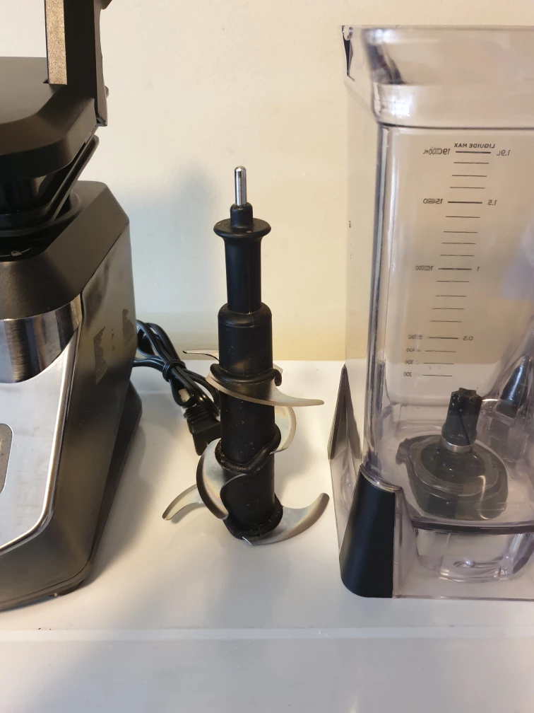Ninja Professional Blender 900 Watts (Save $100+) - photo 4