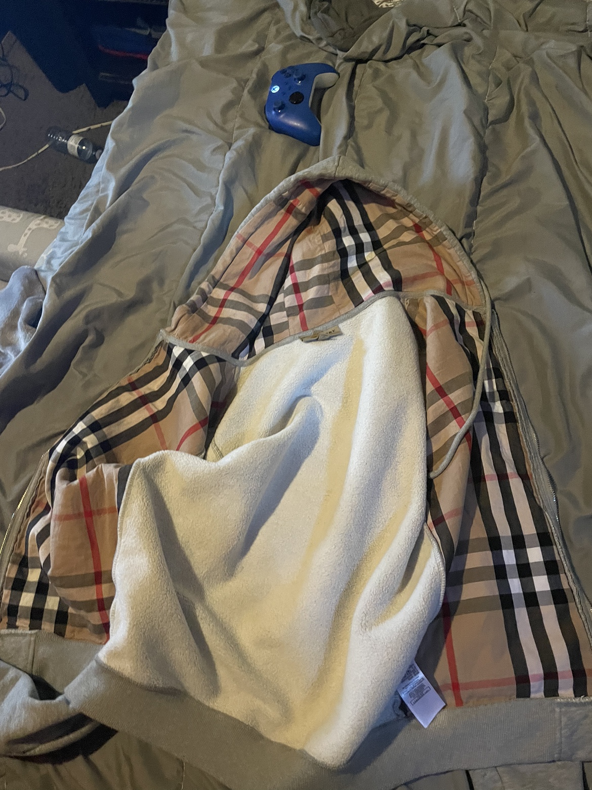 Burberry Hoodie thumbnail