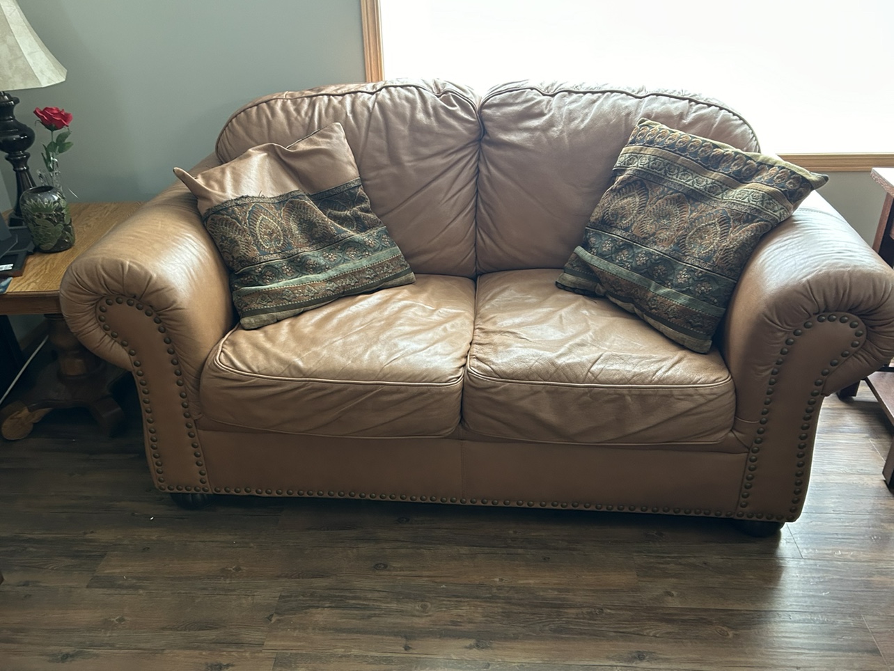 Leathers Love seats - photo 2