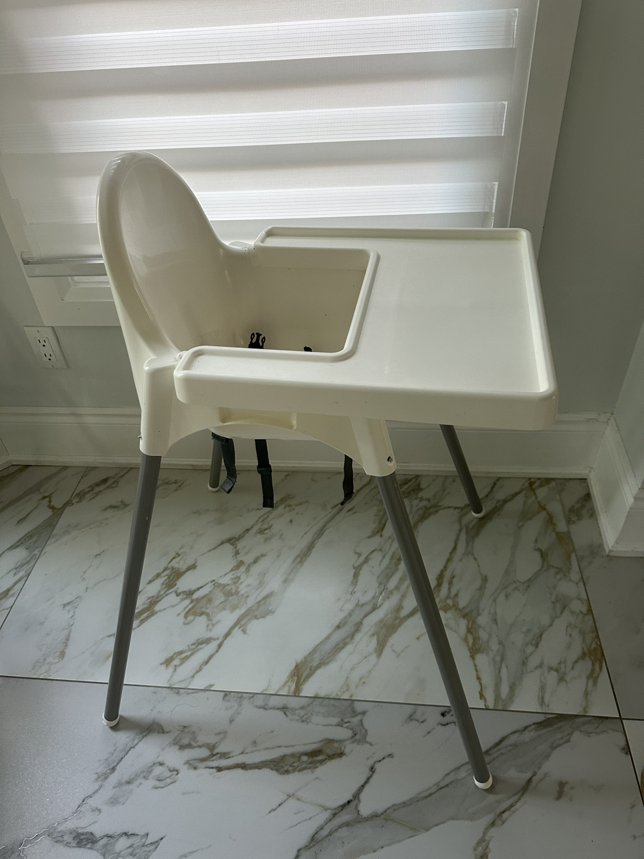 Ikea high chair for babies - photo 2