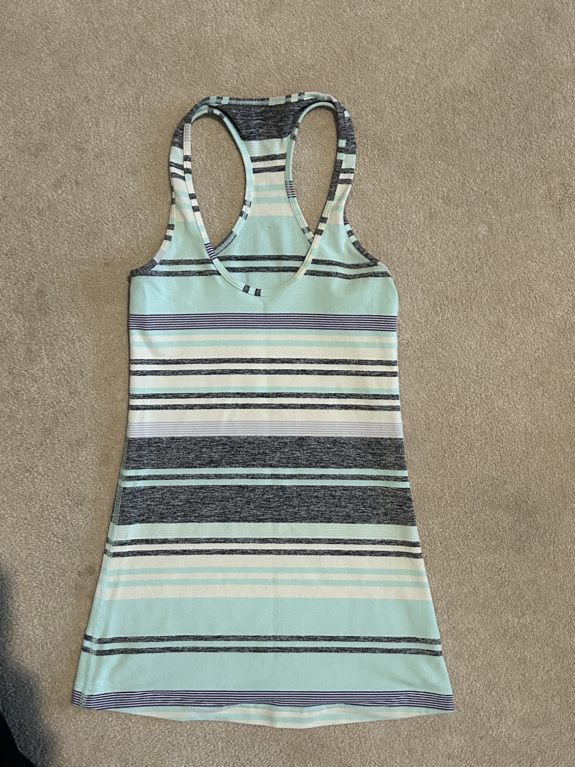 Lululemon lot - Size 2 - photo 3