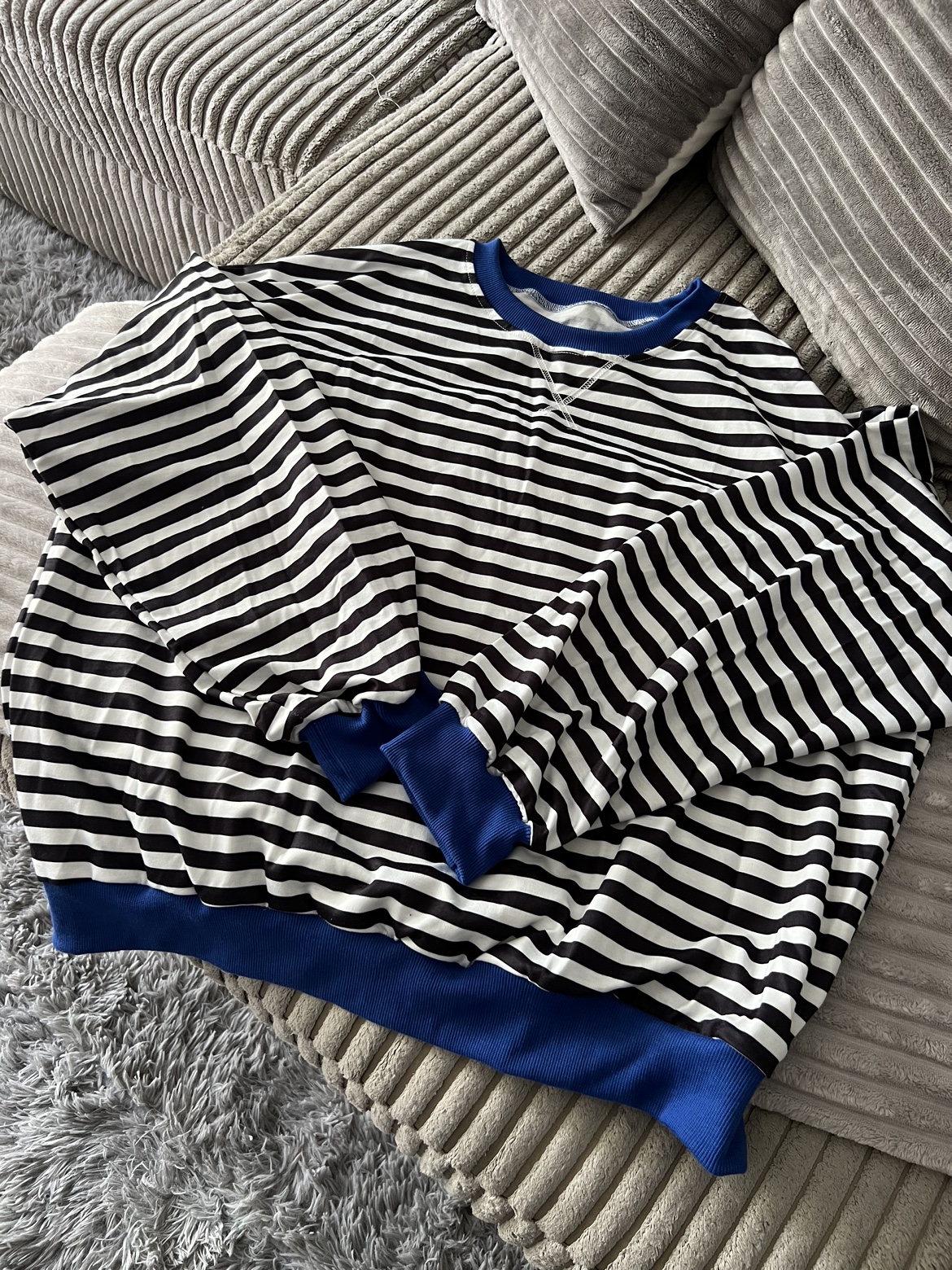 Blue & White long sleeve shirt size XL thumbnail