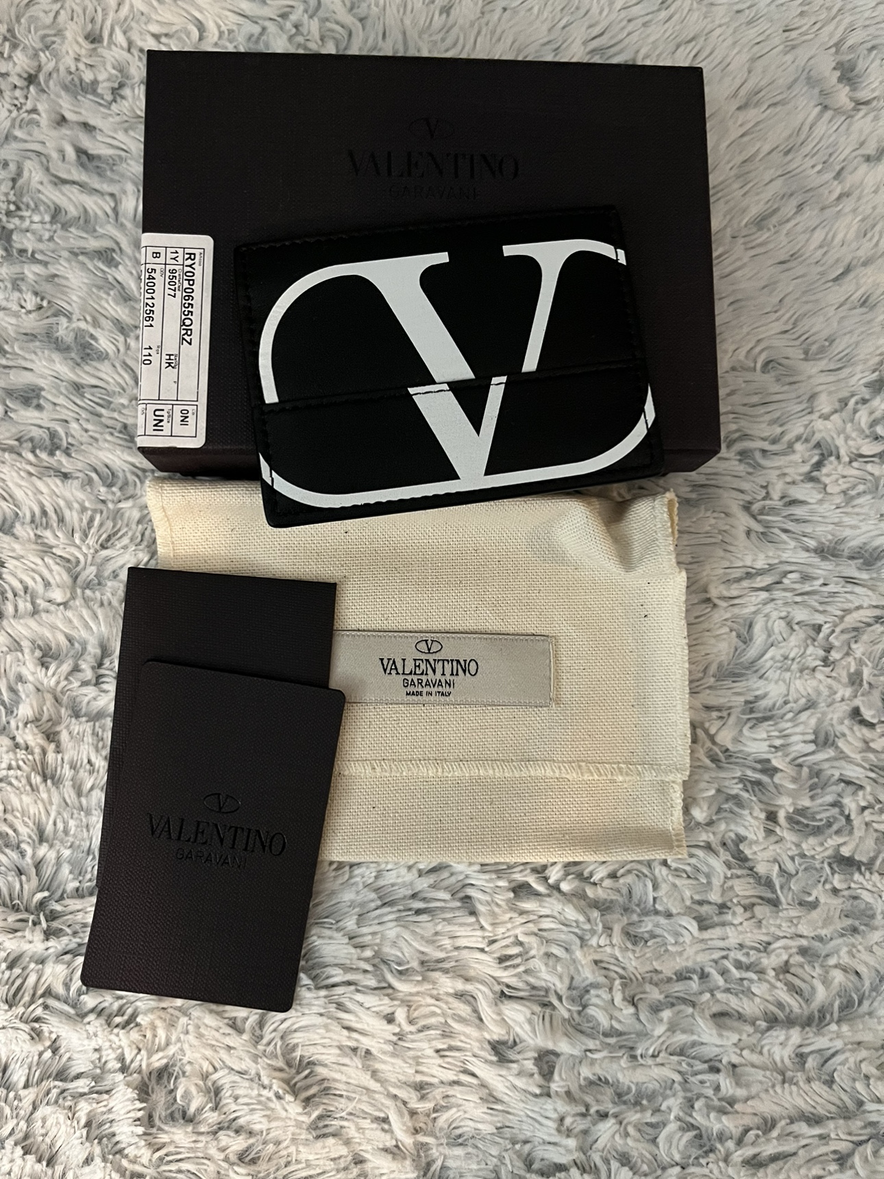 Valentino card holder/wallet image indicator(2)