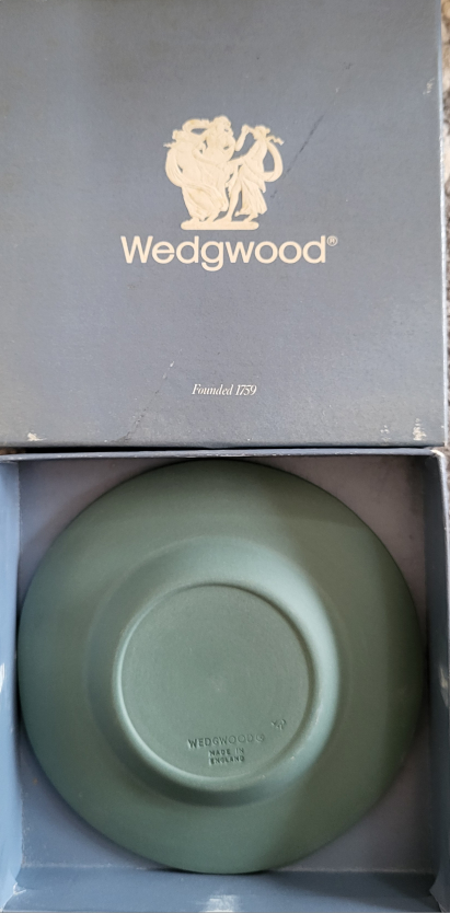 Wedgewood Two Slot Ashtray image indicator(2)