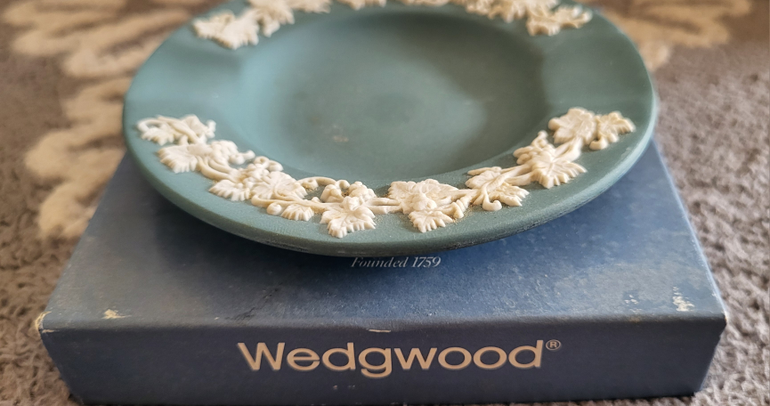 Wedgewood Two Slot Ashtray image indicator(3)