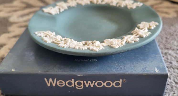 Wedgewood Two Slot Ashtray image indicator(4)