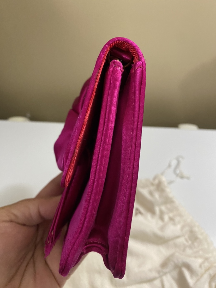 BCBG Max Azria vintage  Pink Satin Bow Clutch - photo 3
