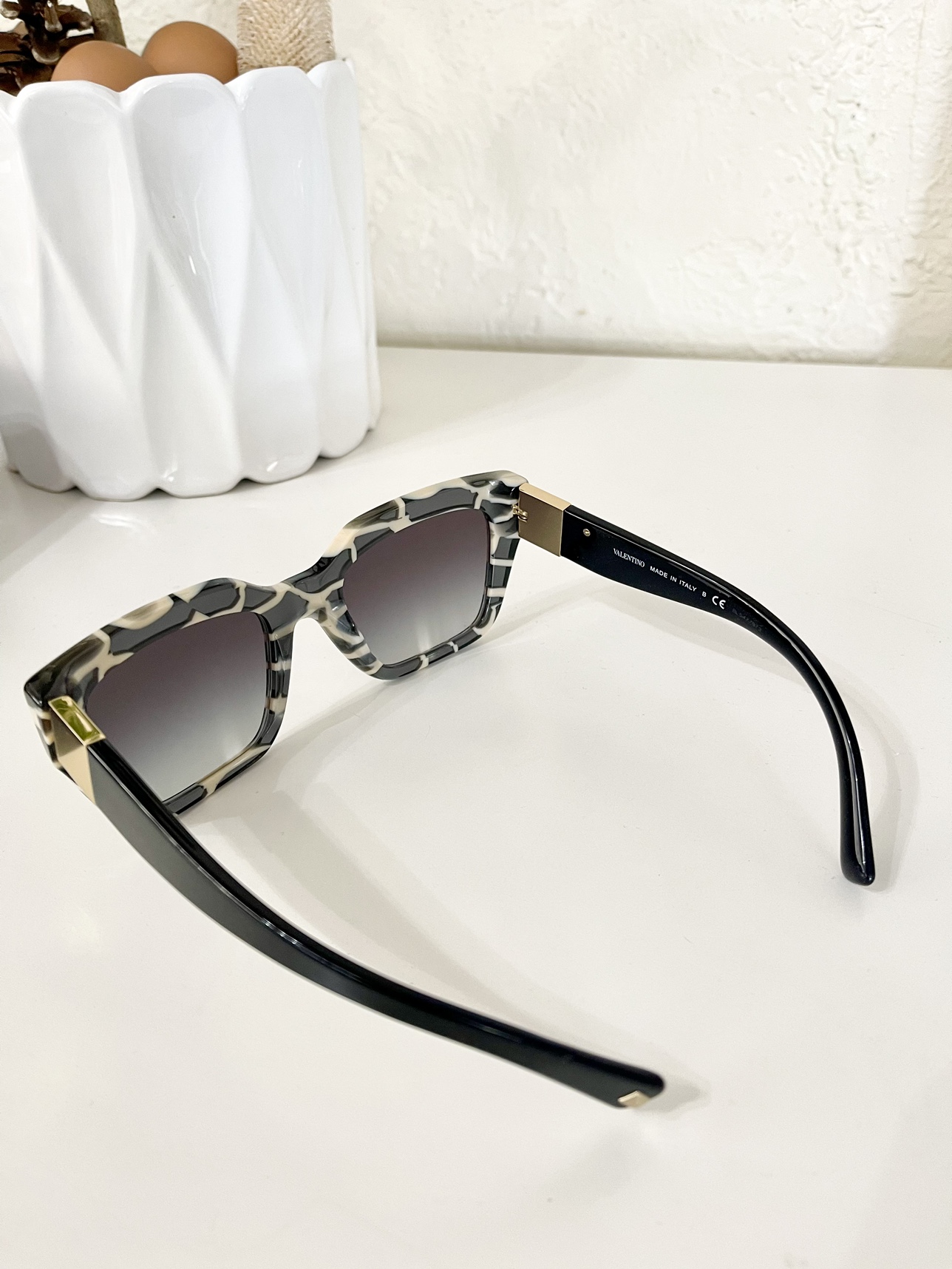 Authentic Valentino Sunglasses image indicator(3)