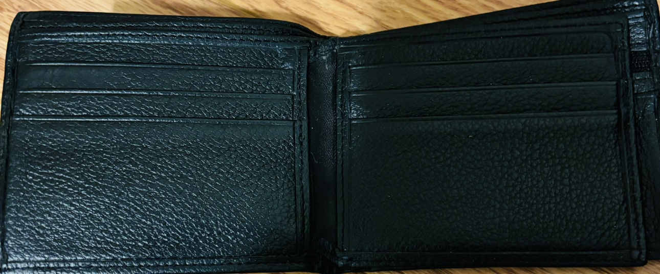 Danier leather wallet image indicator(5)