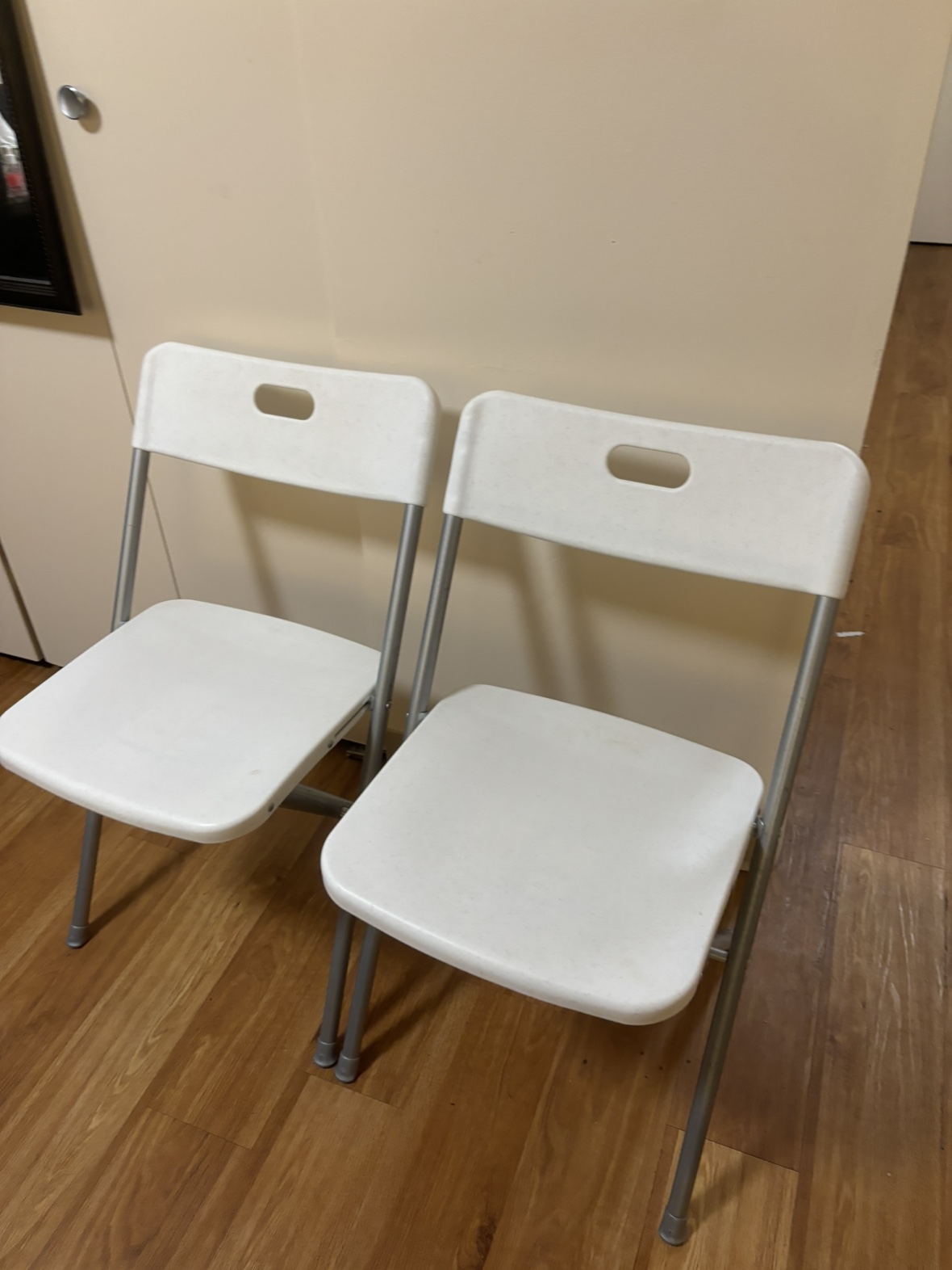 Folding Chairs - photo 3
