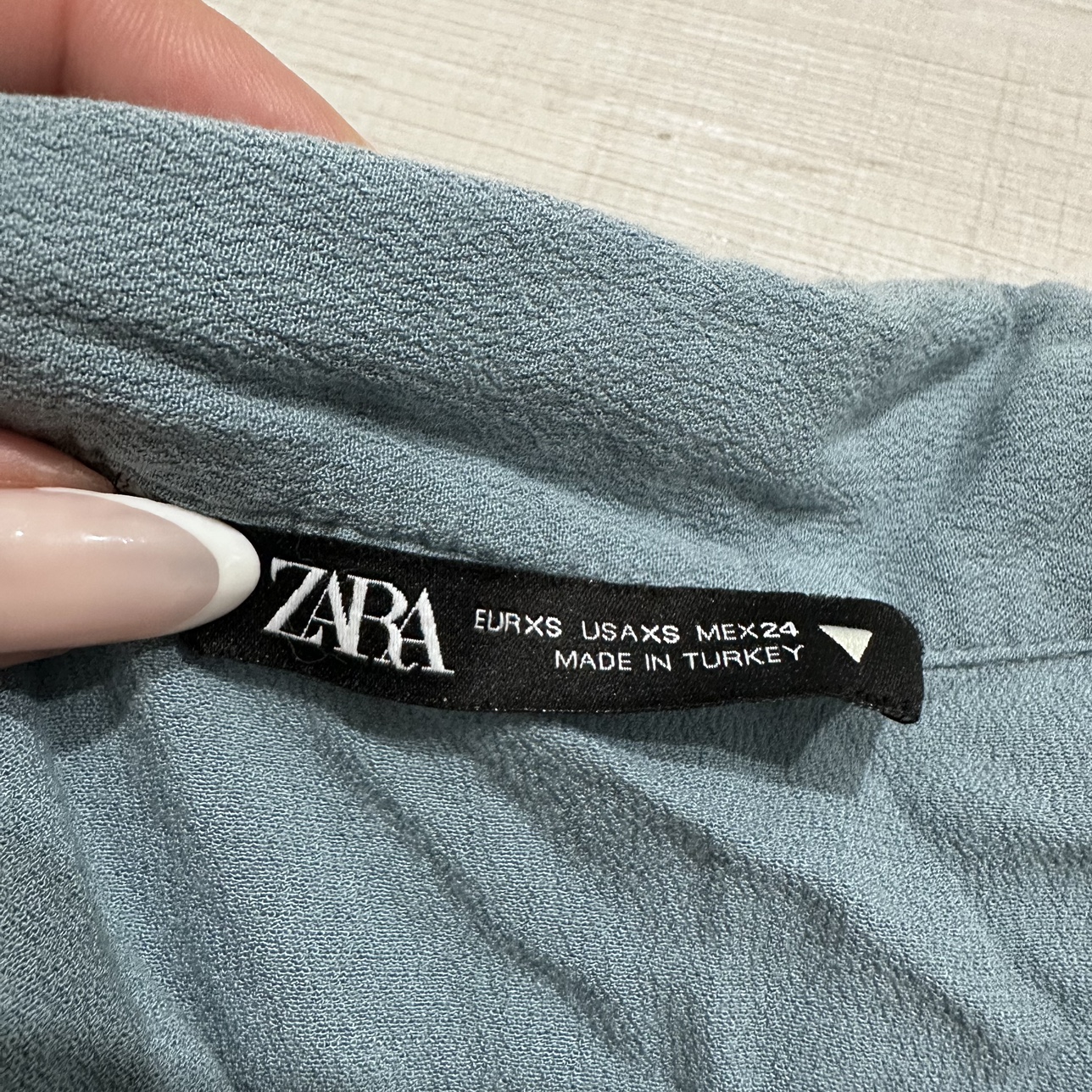 Zara shortsleeve collared button down top image indicator(4)