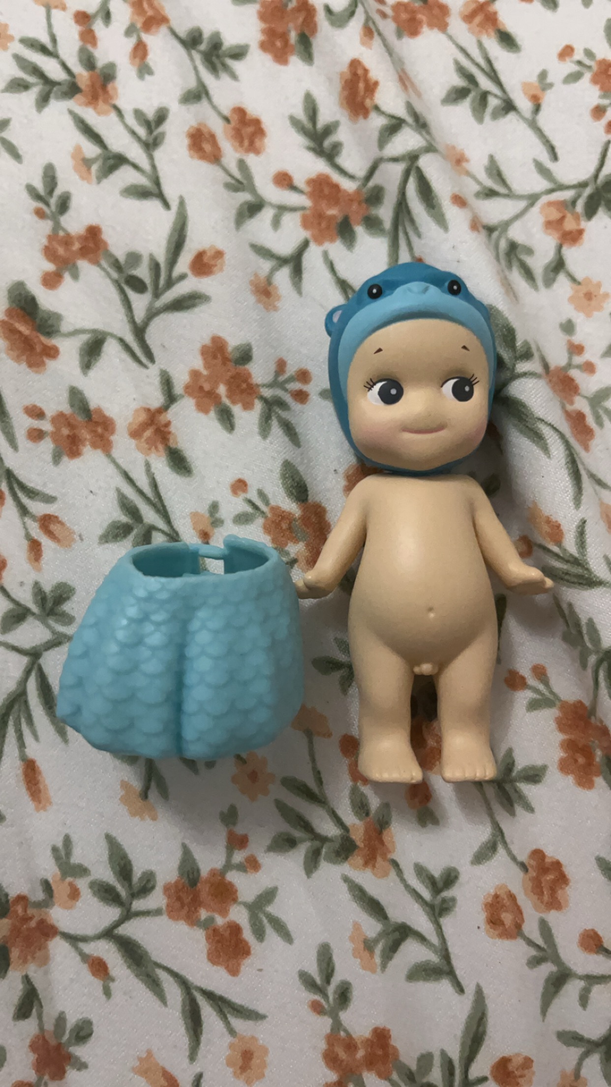 (FREE DELIVERY) Gorilla Sonny Angel + Free Accessory thumbnail