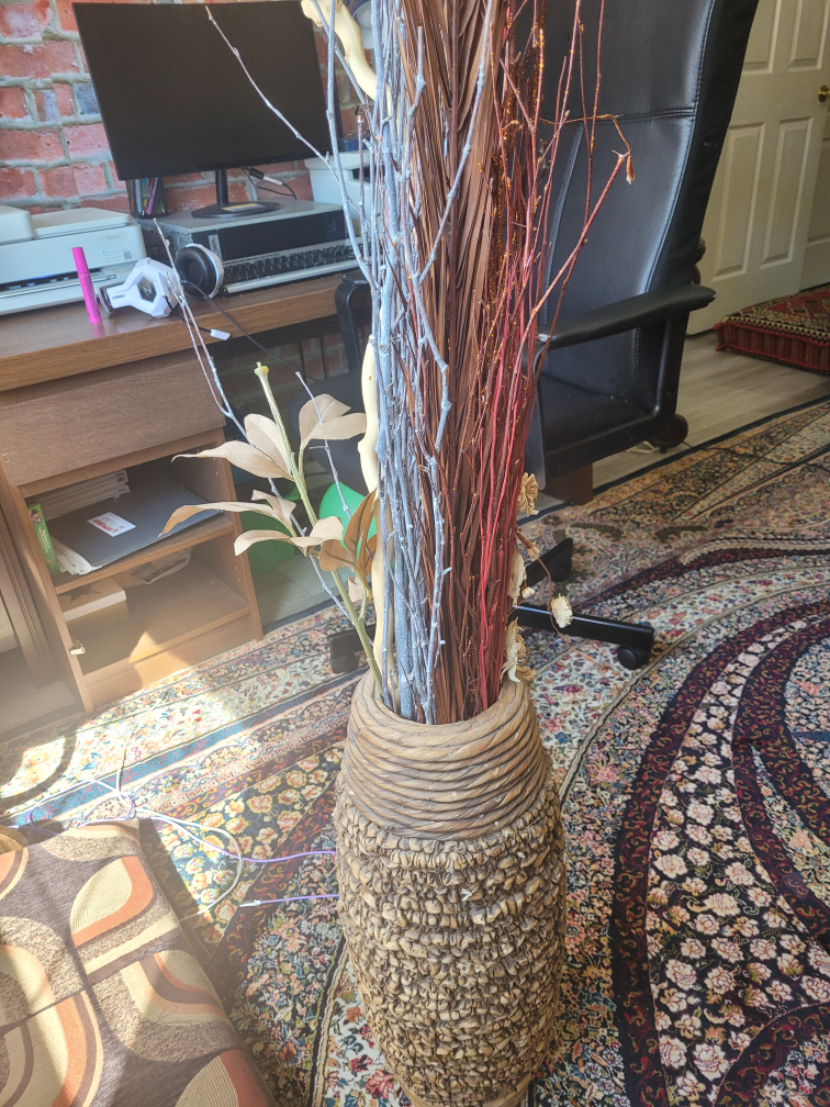 Tall Wicker Vase - photo 3