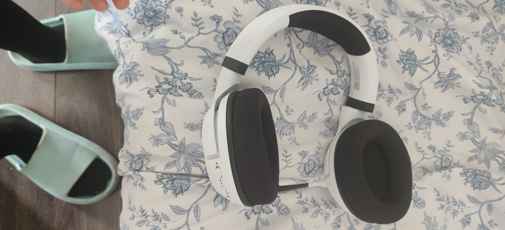 Razer Gaming Headphones with box image indicator(2)