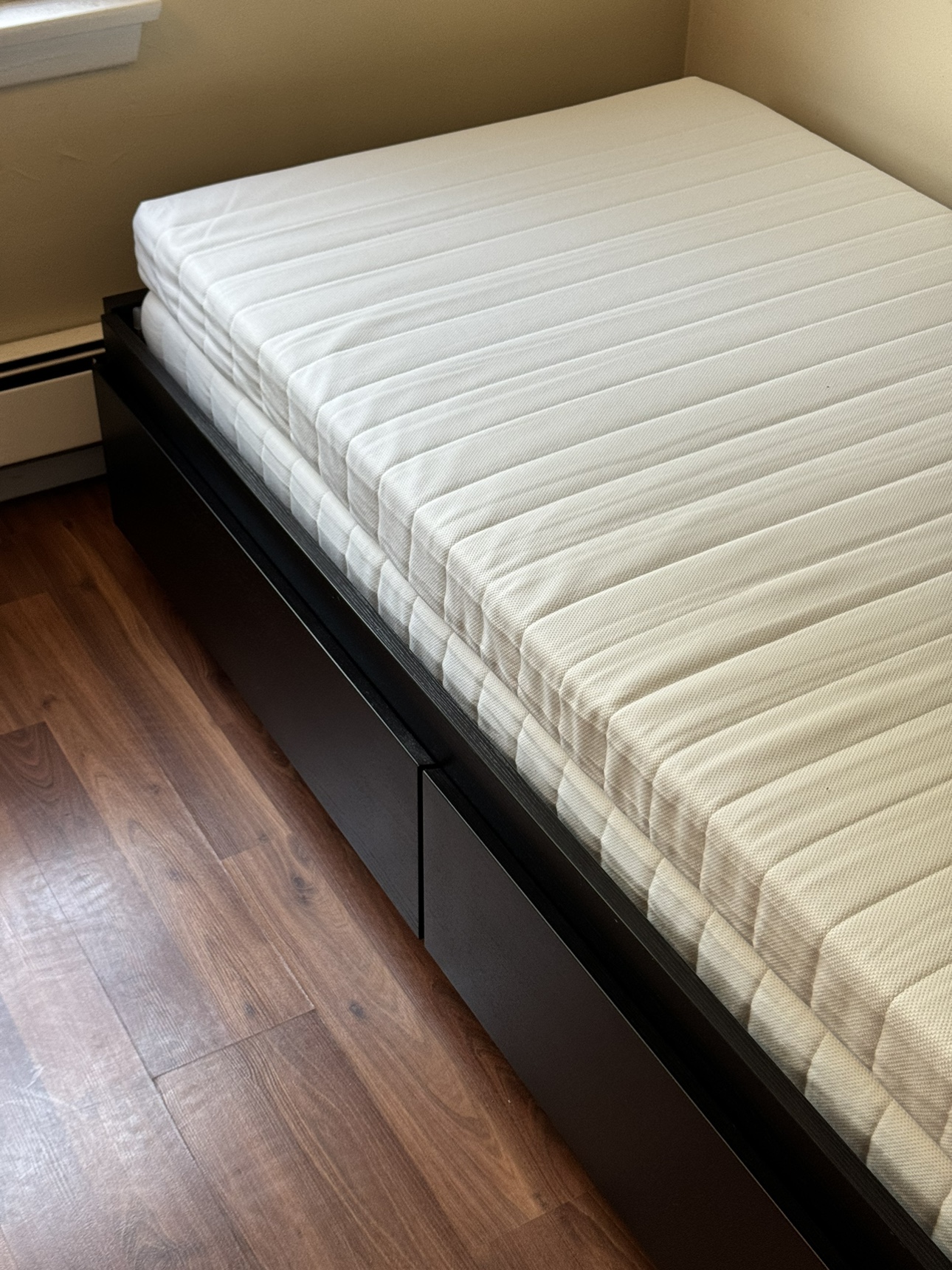IKEA Daybed with 2 drawers & 2 twin mattresses (Moving out deal) - photo 2