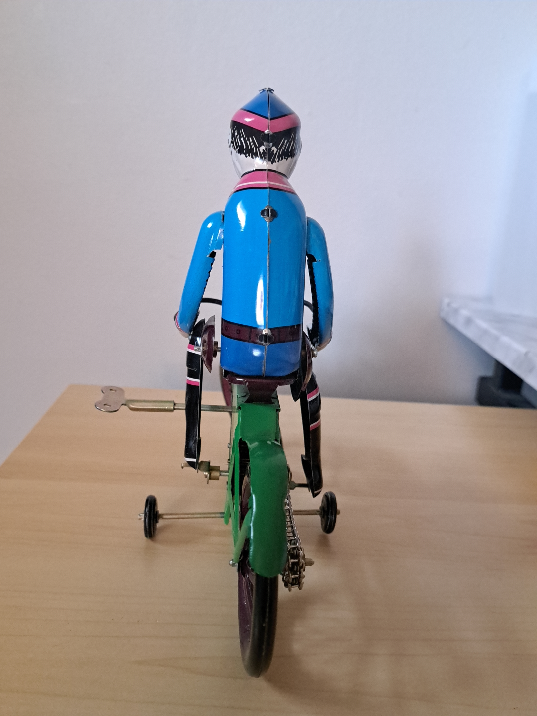 TIN TOYS MAN ON BICYCLE WORKS GREAT image indicator(9)