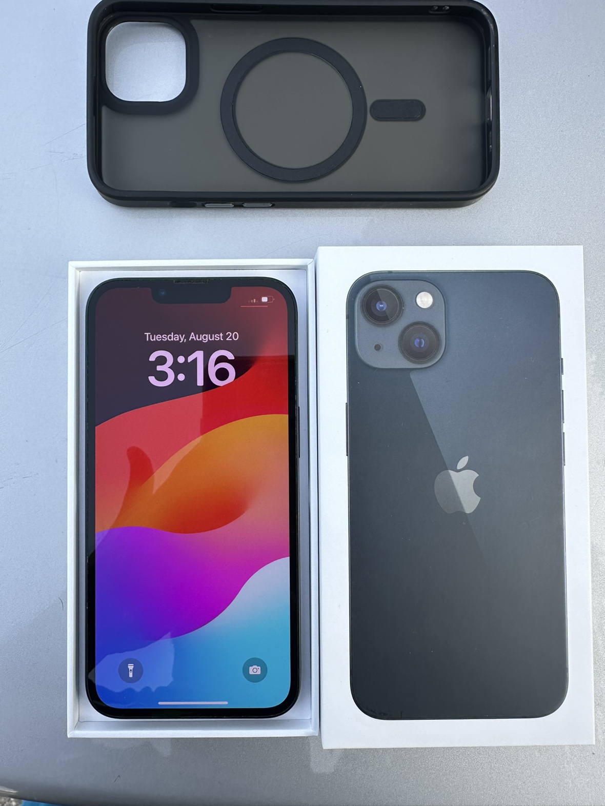 IPHONE 13 128GB UNLOCKED 10/10 CONDITION $450 FIRM thumbnail