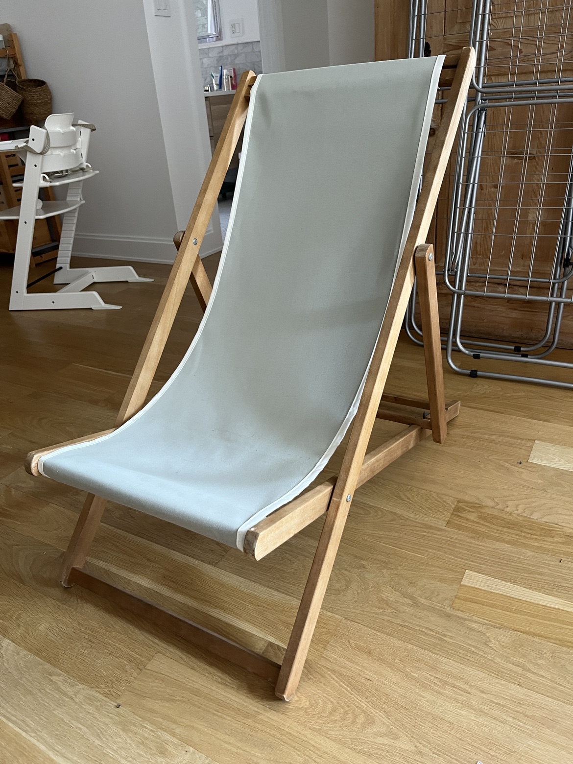 2 folding Beach Chairs - wooden frame