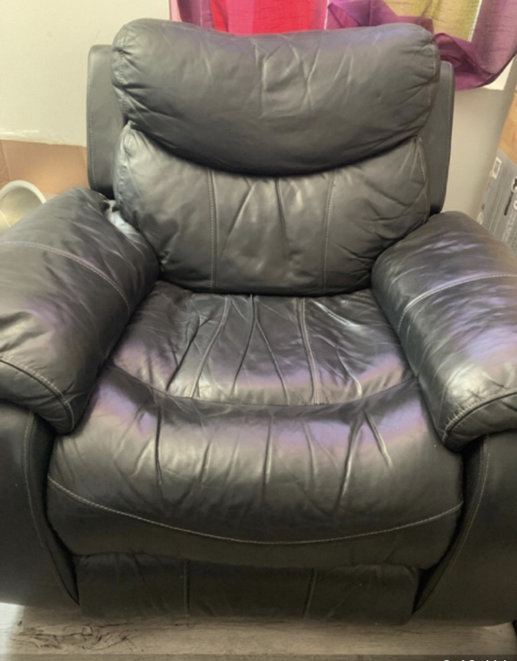 Reclining Chair in Black leather. thumbnail