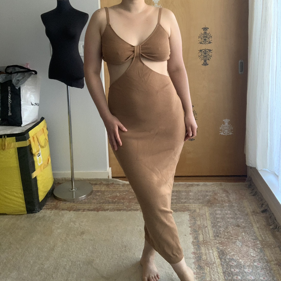 Fashion Nova Summer Cut-Out Maxi Dress in Tan Brown Colour - photo 3