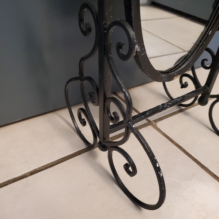 Small painted metal table top mirror image indicator(4)