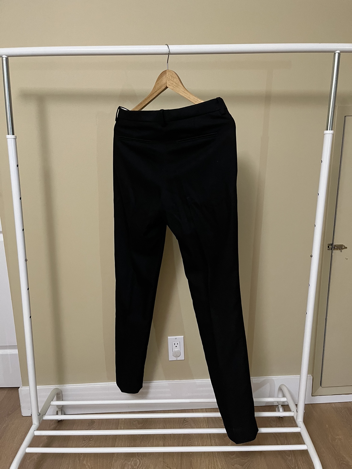 Zara man black pants image indicator(2)
