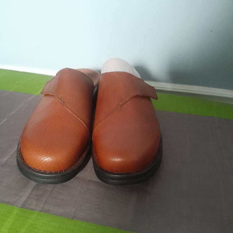 Clarks Women's clog image indicator(5)