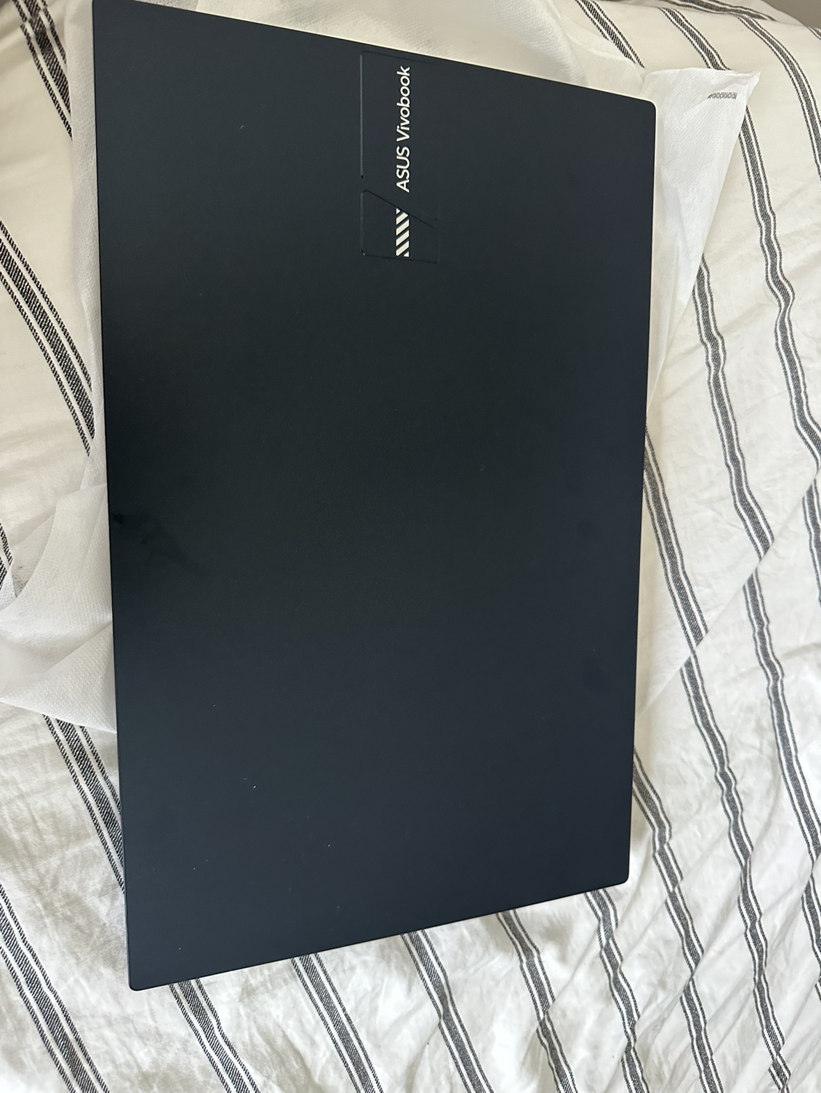 Asus Vivobook 17 x1704z - photo 4