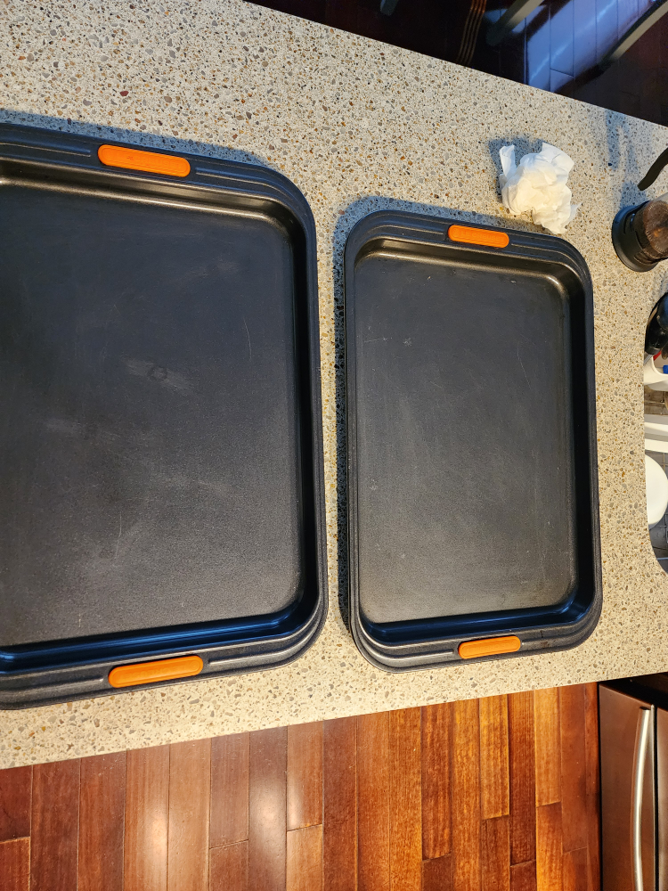 le creuset baking sheets