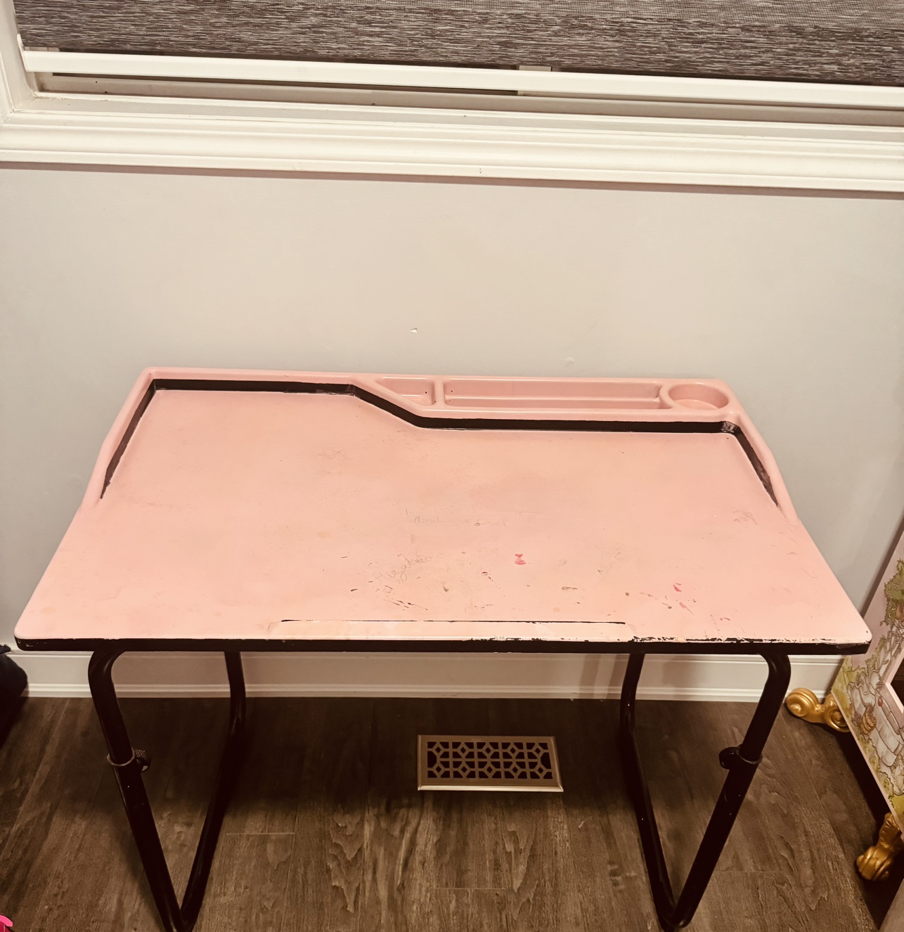 Pink Desk thumbnail