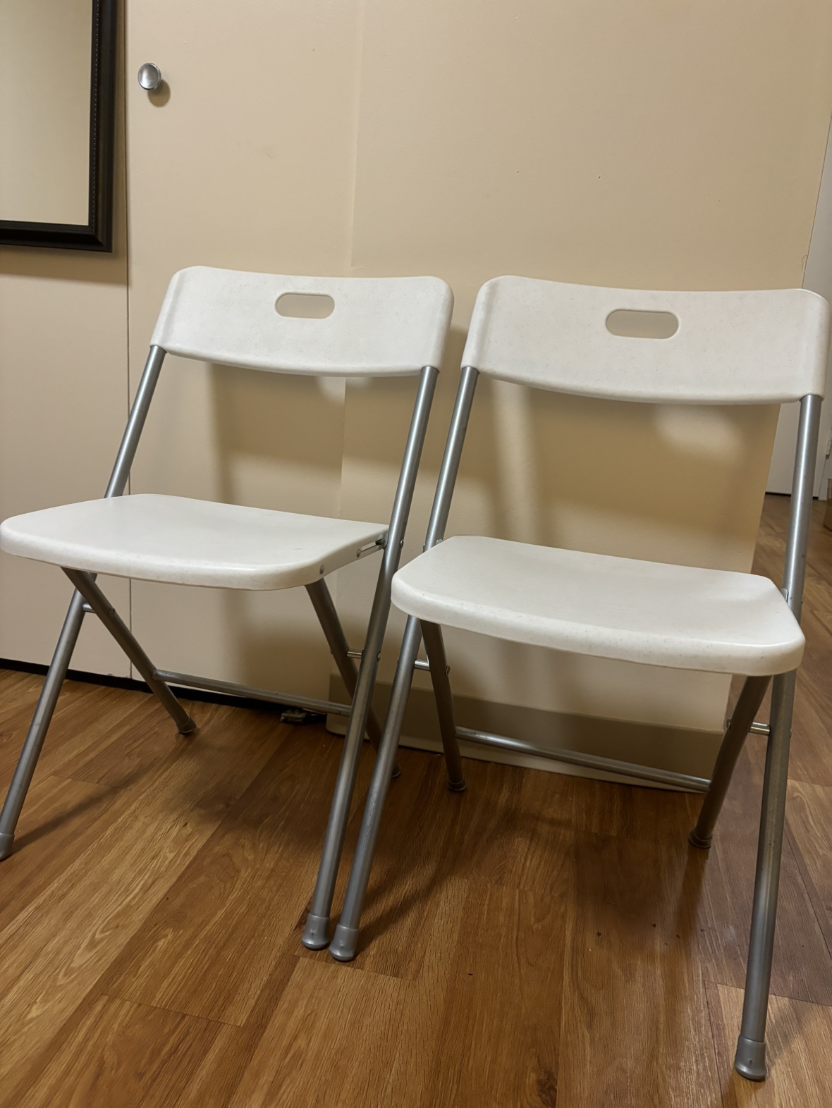 Folding Chairs - photo 5