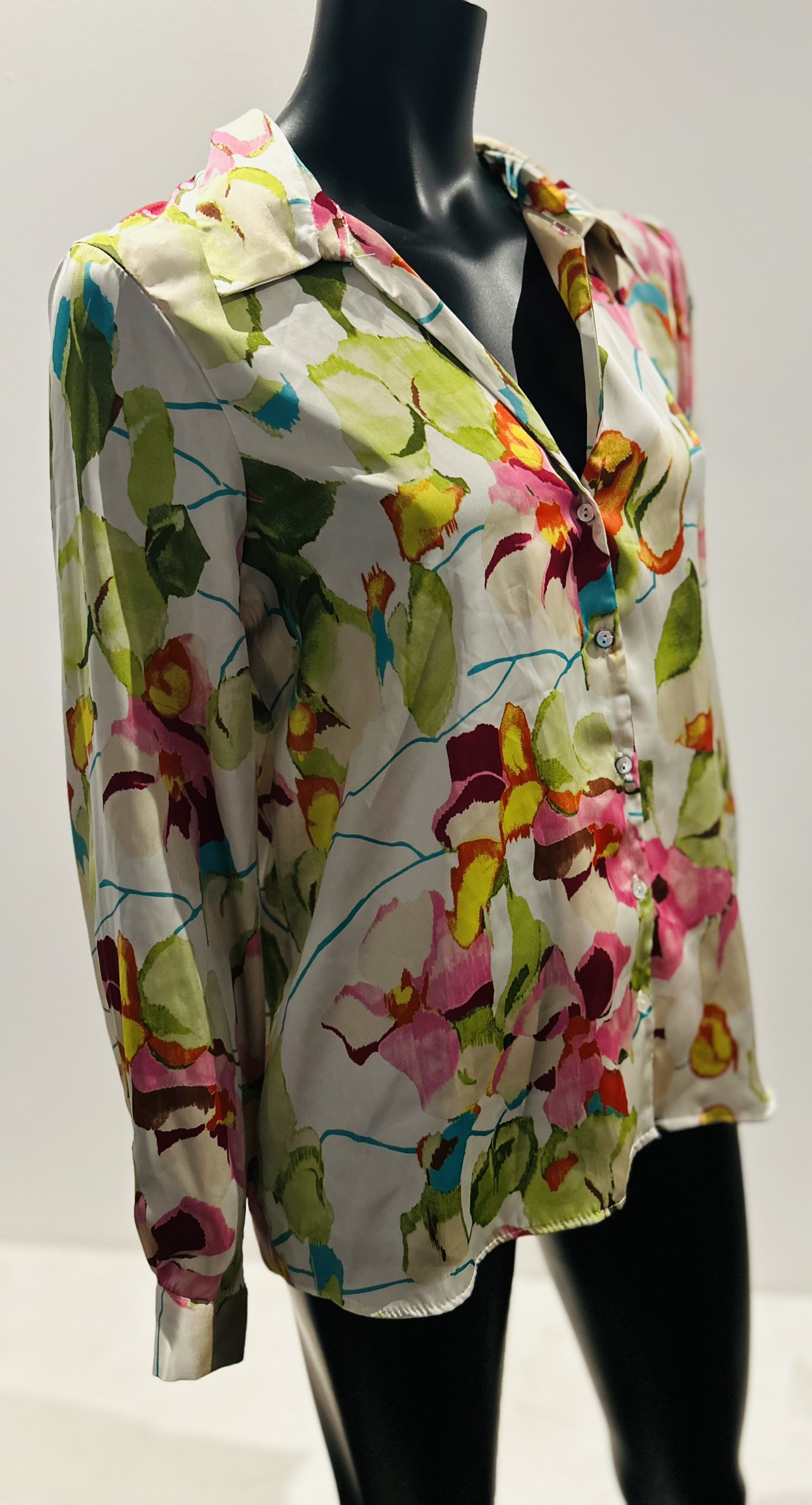 New with tags silky gorgeous floral Zara top image indicator(2)