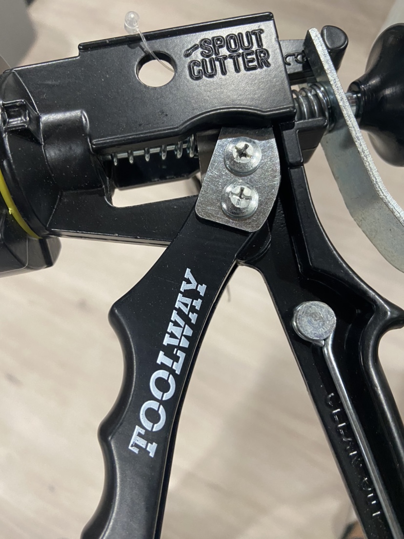 Caulking sausage gun plus tips - photo 4