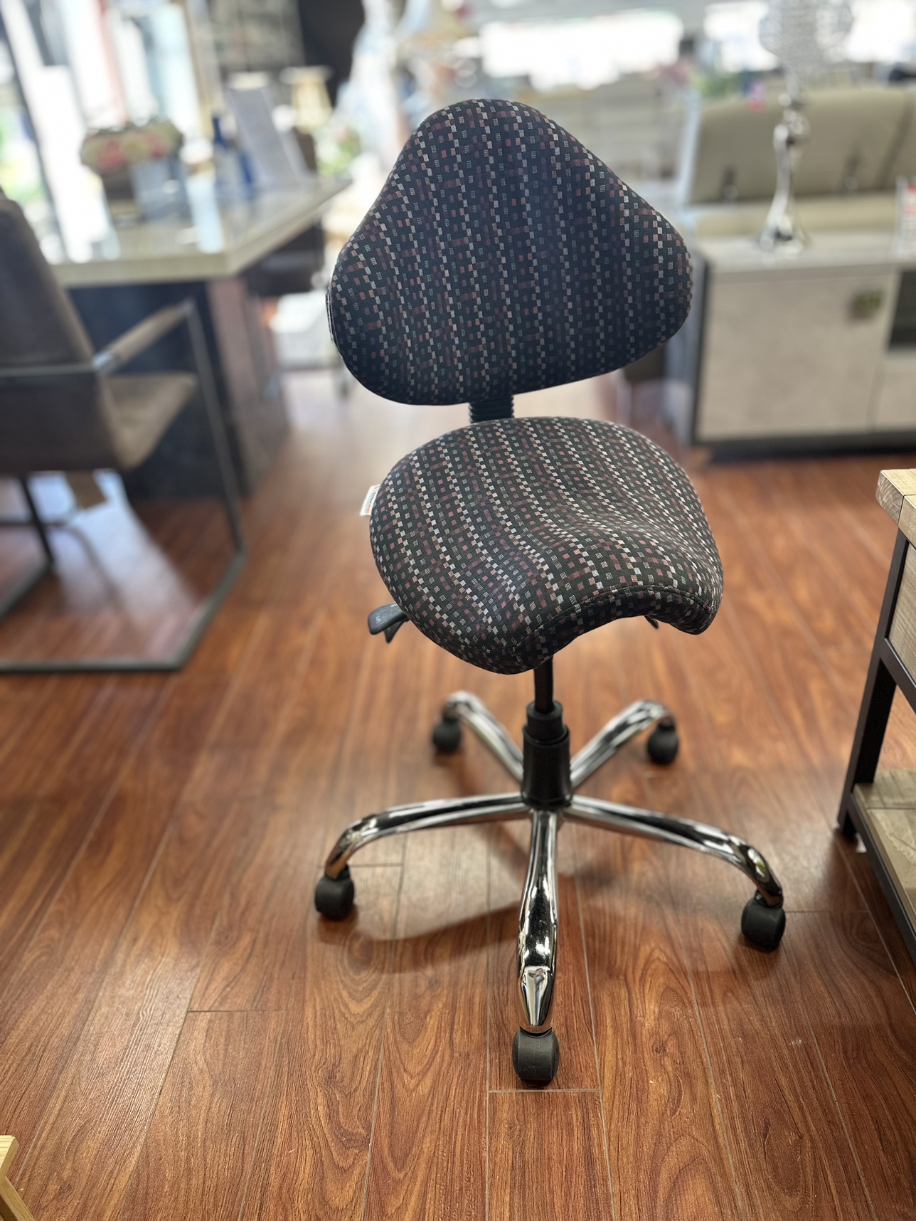 Office adjustable chair - photo 2