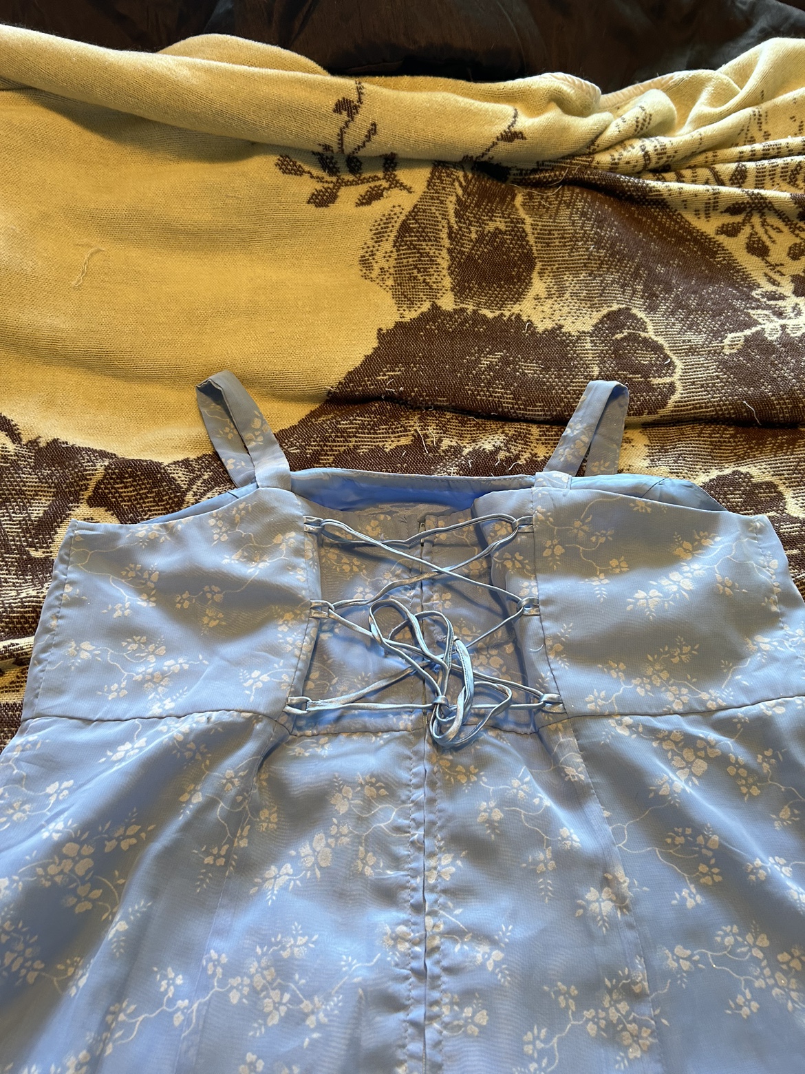 Ladies Blue Dress w/ White Flowers Size 18 - photo 2